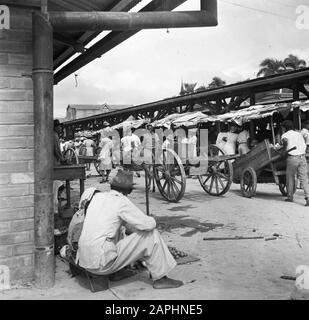 Reisen nach Suriname und die niederländischen Antillen Beschreibung: Der Markt in Paramaribo Datum: 1947 Ort: Paramaribo, Suriname Schlüsselwörter: Carts, Märkte Stockfoto
