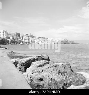 Naher Osten 1950-1955: Libanon Beschreibung: Die Mittelmeerküste und die Stadt Beirut Datum: 1950 Ort: Beirut, Libanon Schlüsselwörter: Küsten, Meere Stockfoto