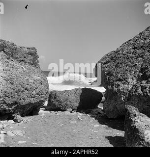 Reise nach Suriname und die niederländischen Antillen Beschreibung: Die Nordküste von Curaçao Datum: 1947 Ort: Curaçao Schlüsselwörter: Küste Stockfoto