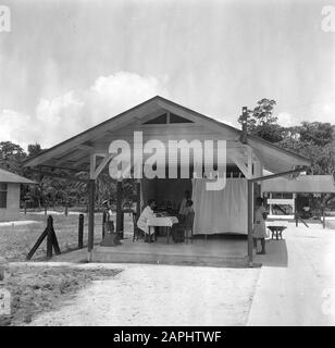 Reisen nach Suriname und die niederländischen Antillen Beschreibung: Die Poliklinik "Prinzessin Juliana" im Krankenhaus Datum: 1947 Ort: Kabelstation, Suriname Schlüsselwörter: Krankenhäuser Stockfoto