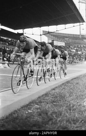 Radfahren. Grand Prix von Amsterdam Beschreibung: Das russische und niederländische Team in der Verfolgung Datum: 22. Juni 1967 Ort: Amsterdam, Noord-Holland Schlüsselwörter: Sportveranstaltungen, Radsport, Radsport Stockfoto