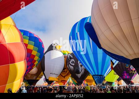 Albquerque, 4. Oktober: Morgenansicht des berühmten Albuquerque International Balloon Fiesta Events am 4. Oktober 2019 in Albquerque, New Mexico Stockfoto