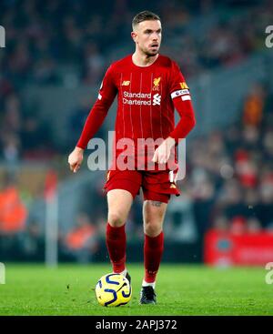 Liverpools Jordan Henderson im Einsatz während des Premier-League-Spiels in Anfield, Liverpool. Stockfoto