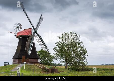 Windmühle Wynhamster Kolk in der Nähe der Stadt leer, Ostfriesland, Niedersachsen, Deutschland Stockfoto