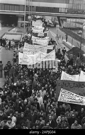 Demonstration ausländischer Arbeitnehmer in Utrechter bis zum 1. November Akte; Überblick Datum: 22. März 1980 Standort: Utrechter Schlüsselwörter: Arbeiter, FORENLANDERS, Demonstrationen Stockfoto