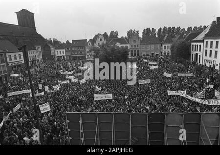 Demonstration in Kalkar gegen den Bau schneller Züchterreaktor; Gesamtübersicht der Demonstration in Kalkar Datum: 28. September 1974 Stichwörter: Demonstrationen persönlicher Name: Kalkar Stockfoto