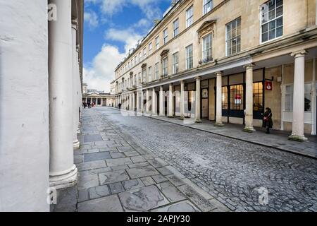 Kolonnadierte georgische Gebäude in Bath Street, Bath, Somerset, Großbritannien am 23. Januar 2020 Stockfoto