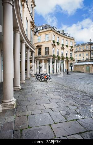 Kolonnadierte georgische Gebäude in Bath Street, Bath, Somerset, Großbritannien am 23. Januar 2020 Stockfoto