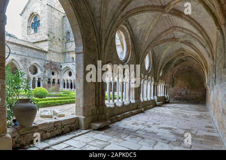 Kloster der zisterziensischen Abtei von Fontfroide in Frankreich Stockfoto