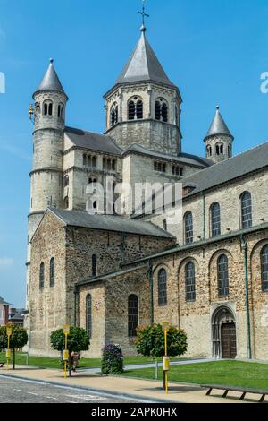 Die Kollegiatkirche St. Gertrulde ist ein historisches Gebäude in Nivelles, Wallonisch-brabant, Wallonien, Belgien, das im 11. Jahrhundert erbaut wurde. Stockfoto