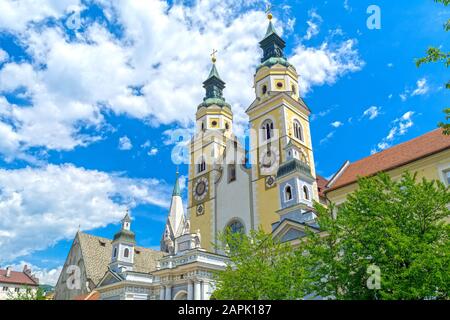 Mariä-Himmelfahrt-Dom im Zentrum von Brixen/Bresannone, Südtirol, Italien Stockfoto