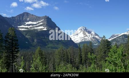 Ein Sommertag, den Sie von den Bergen des jackson-gletschers aus auf den Gletscher-Nationalpark in montana, usa, genießen Stockfoto