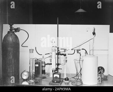 9x12 Testeinrichtung im Labor Datum: Undatierte Schlüsselwörter: Labors Stockfoto