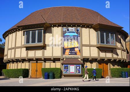 San DIEGO, CA -5. JANUAR 2020 - Blick auf das Old Globe Theatre im Balboa Park, San Diego, Kalifornien, Vereinigte Staaten. Stockfoto