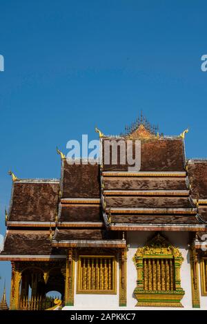 Außenansicht des Haw Pha Bang Sanctuary auf dem Gelände des Königlichen Palastes, Luang Prabang, Laos. Stockfoto