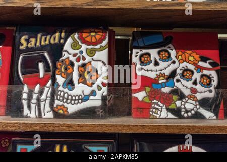 Day of the Dead Tiles in Old Town Albuquerque, New Mexico verkauft Stockfoto