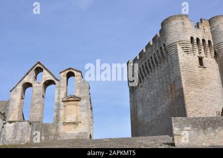 Religiöses Denkmal. Spirituelles Refugium und Reflexion in der französischen Abtei Stockfoto