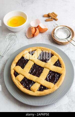 Hausgemachte Kuchen mit Pflaumenmarmelade Stockfoto