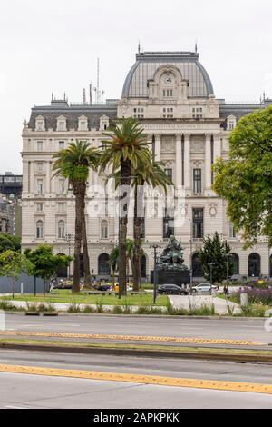 Schöner Blick auf das alte historische Kirchner Kulturzentrum im Zentrum von Buenos Aires, Argentinien Stockfoto