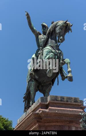 Schöner Blick auf das Denkmal der Statue des Pferdes General San Martin, Buenos Aires, Argentinien Stockfoto