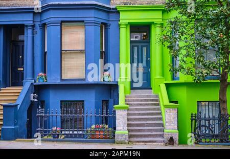 Großbritannien, England, London, Eingangstür des farbenfrohen Hauses in Notting Hill Stockfoto