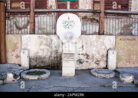 Eine Statue von José Marti, einem berühmten kubanischen Professor und Philosophen, Santiago de Cuba, Kuba. Stockfoto