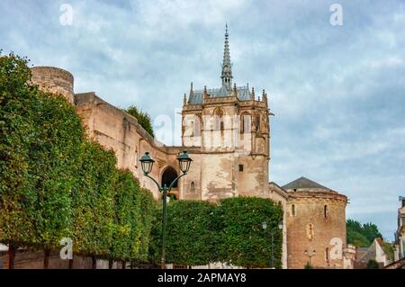 Ambroise, Frankreich - 31. Oktober 2013: Blick auf das prächtige Schloss aus dem Mittelalter in Amboise an der Loirethe, Frankreich. Stockfoto