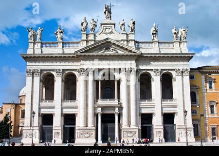 Kathedrale des Heiligsten Heilands und der Heiligen Johannes des Täufers und des Evangelisten im Lateran - auch als päpstliche Erzbasilika des heiligen Johannes bekannt. Stockfoto