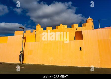 Blick auf das Fort von Sao Joao das Maias bei Sonnenaufgang, in Oeiras, in der Nähe von Lissabon, Portugal Stockfoto