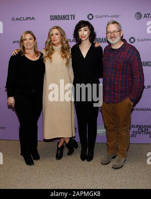 Park City, UT, USA. Januar 2020. Christine O'Malley, Caitrin Rogers, Lana Wilson (Direktorin), Morgan Neville bei den Ankünften von MISS AMERICANA Premiere auf dem Sundance Film Festival 2020, Eccles Center, Park City, UT 23. Januar 2020. Credit: Ja/Everett Collection/Alamy Live News Stockfoto