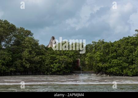 Alte Überreste der Exhacienda Real de Salinas, wo sie Salz herstellen. Bei Celestun im Bundesstaat Yucatan, Mexiko Stockfoto