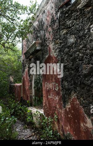 Alte Überreste der Exhacienda Real de Salinas, wo sie Salz herstellen. Bei Celestun im Bundesstaat Yucatan, Mexiko Stockfoto