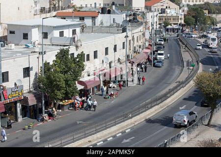 Sultan-Suleiman-Straße in Ostjerusalem, Blick von oben Stockfoto
