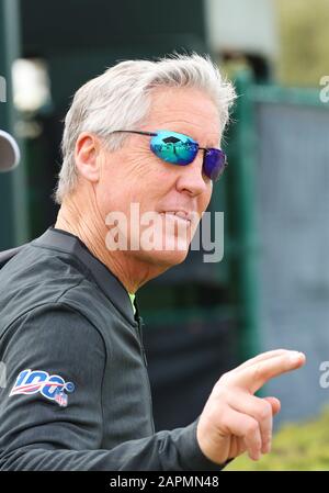 Kississimee, Florida, USA. Januar 2020. NFC-Cheftrainer der Seattle Seahawks Pete Carroll lächelt, als er am Donnerstag, 23. Januar 2020, in Kississimee, Florida zum NFC-Übungsfeld läuft. (Foto von IOS/ESPA-Images) Credit: European Sports Photographic Agency/Alamy Live News Stockfoto