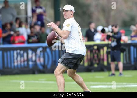 Kississimee, Florida, USA. Januar 2020. Quarterback Drew Brees von den New Orleans Heiligen (9) passiert den Ball während der NFC-Übung, Donnerstag, 23. Januar 2020, in Kissimmee, Florida. (Foto von IOS/ESPA-Images) Credit: European Sports Photographic Agency/Alamy Live News Stockfoto