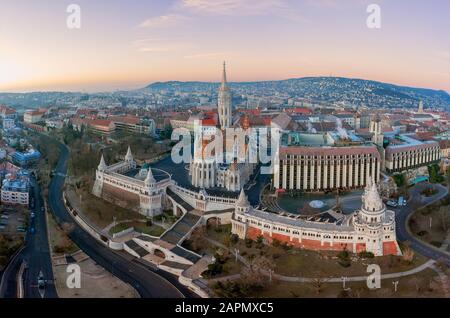 Europa Ungarn Budapest Stadtbild Fischerbastei. Panorama-Stadtbild. Buda-Burg. Morgen. Stockfoto