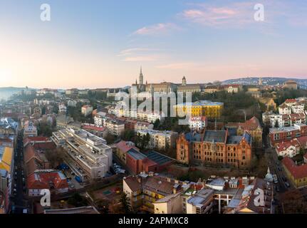 Europa Ungarn Budapest Stadtbild Fischerbastei. Panorama-Stadtbild. Buda-Burg. Morgen. Stockfoto