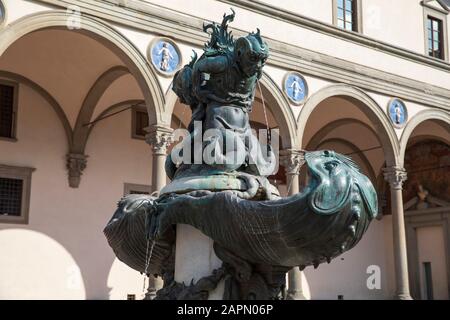 Fontane dei mostri marini an der Piazza della Santissima Annunziata, Florenz, Italien. Stockfoto