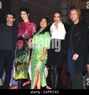 Hollywood, Kalifornien, USA 23. Januar 2020 (L-R) Schauspieler Chris Messina, Schauspielerin Mary Elizabeth Winstead, Schauspielerin Ella Jay Bosco, Schauspielerin Jurnee Smollett-Bell und Schauspieler Ewan McGregor besuchen Warner Brothers Pictures Presents A Night of Music and Mayhem in "Harleywood", moderiert von der Besetzung Birds of Prey (Und Die Fantabulöse Emanzipation Von One Harley Quinn) am 23. Januar 2020 in Hollywood und Highland in Hollywood, Kalifornien, USA. Foto von Barry King/Alamy Live News Stockfoto