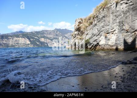 Landschaftsaufnahme von Malcesine Castle in Malcesine Italien Stockfoto