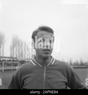 Fußballspiel: Elinkwijk - Willem II zu Utrechter Elinkwijk Spieler Tonny Nieuwenhuys Datum: 27. November 1966 Ort: Utrechter (Stadt) Schlagwörter: Porträts, Sport, Fußball persönlicher Name: Nieuwenhuys, Tonniger Name Der Institution: Willem II Stockfoto