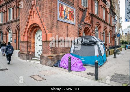 Obdachlosenlager im Stadtzentrum von Brighton eingerichtet Stockfoto