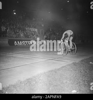 Weltmeisterschaften Radeln im Bahnsprint-Profis-Finale. Damiano (Italien) fährt fort Enddatum: 29. August 1967 Ort: Italien Schlagwörter: SRINT, RADSPORT, Finale, Finals, Profis persönlicher Name: Damiano Stockfoto
