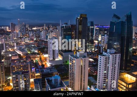 Finanzplatz von Panama-Stadt, Panama in der Nacht Stockfoto