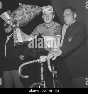 Nationale Bahnweltmeisterschaften 1969 im Olympiastadion von Amsterdam Klaas Balk, Meister ein Kilometer Datum: 31. Juli 1969 Ort: Amsterdam, Noord-Holland Schlagwörter: Rennen, Radsport, Radsport persönlicher Name: Balk, Klaas Stockfoto