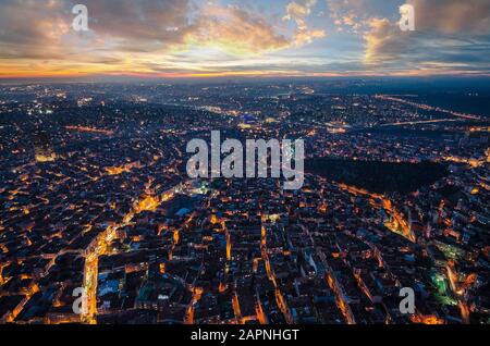 Luftnacht Panoramaaussicht auf Istanbul, Türkei Stockfoto