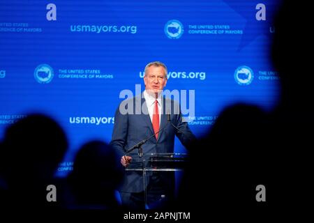 Washington, DC, USA. Januar 2020. Der New Yorker Bürgermeister Bill de Blasio hält am Mittwoch, 22. Januar 2020, Bemerkungen auf dem 88. Wintertreffen der Bürgermeisterkonferenz der Vereinigten Staaten im Capital Hilton Hotel in Washington, DC, USA ab. Kredit: Stefani Reynolds/CNP (EINSCHRÄNKUNG: Keine Zeitungen oder Zeitungen aus New York oder New Jersey im Umkreis von 75 Meilen von New York City). Weltweite Nutzung Credit: Dpa/Alamy Live News Stockfoto