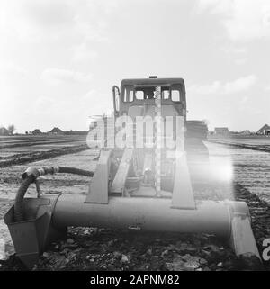 Werk, Maschinen, Land Datum: 14. Juni 1972 Standort: Alkmaar, Noord-Holland Schlüsselwörter: Boden, Maschinen, Name der Arbeitseinrichtung: Willnerploeg Stockfoto