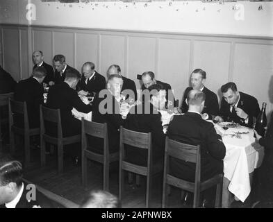 Marine-Trainingslager Voorschoten. Angelkommissar/Datum: 21. Juli 1948 Ort: Voorschoten, Zuid-Holland Stichwörter: Kommissar Stockfoto