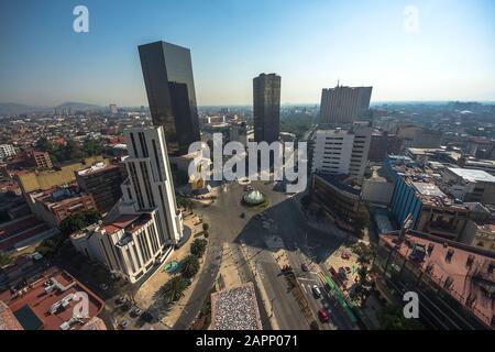 Paseo de La Reforma Platz - Mexiko-Stadt, Mexiko. Luftbild der Geschäfts- und modernen mexikanischen Stadt Stockfoto